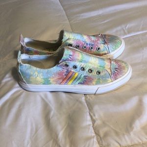 Never worn Women’s size 8 1/2 slip on multi colored tennis shoes